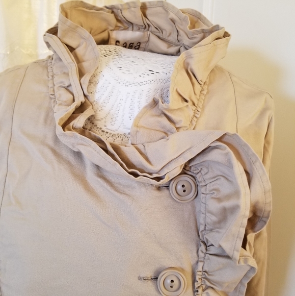 Short ruffled jacket - Picture 4 of 4